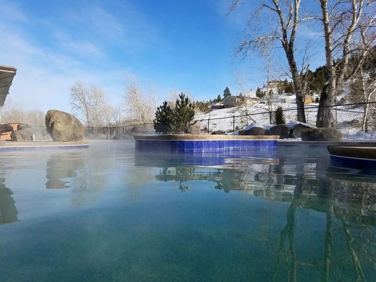 Broadwater Hot Springs & Pools & Spas - The Spring’s Taproom and Grill